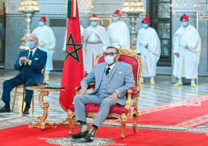 العاهل المغربي الملك محمد السادس يترأس بفاس حفل إطلاق وتوقيع اتفاقيات تصنيع وتعبئة اللقاح المضاد لكوفيد-19 ولقاحات أخرى بالمغرب.