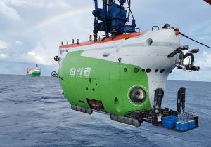 نجاح الغواصة الصينية "فندوتشه" في تجاوز حاجز الـ10 آلاف متر في عمق المحيط