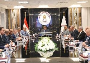 وزير الدولة للإنتاج الحربي يناقش الموازنة العامة التخطيطية للشركات والوحدات التابعة للوزارة