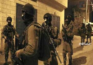 قوات الاحتلال تشن حملة اعتقالات خلال اقتحام مخيم قلنديا شمال القدس المحتلة