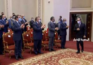 «الموقع الرئاسي» ينشر فيديو حضور الرئيس السيسي الاحتفال بمناسبة ليلة القدر