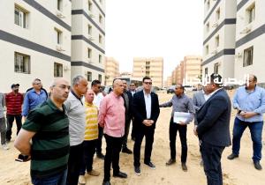 وزير الإسكان يتفقد محطة رفع مياه رقم 5 ومحاور الطرق والبنية الأساسية ومشروع الإسكان المتوسط بمدينة بدر| صور