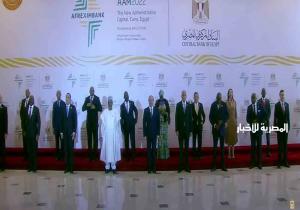 الرئيس السيسي يشارك بصورة تذكارية قبل انطلاق الاجتماعات السنوية الـ٢٩ للبنك الإفريقي للتصدير والاستيراد