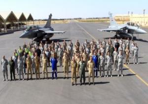 مصر وفرنسا تنفذان تدريبا جويا مشتركا بإحدى القواعد الجوية المصرية