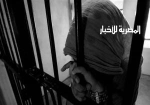سجلت مكالمات ومقاطع فيديو.. التحقيق مع سيدة بتهمة ابتزاز الفتيات على فيس بوك