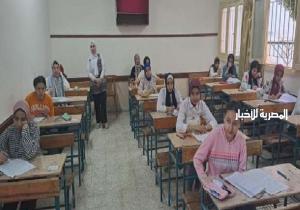 طلاب الشهادة الإعدادية بالقاهرة والجيزة يبدأون امتحان الجبر والهندسة