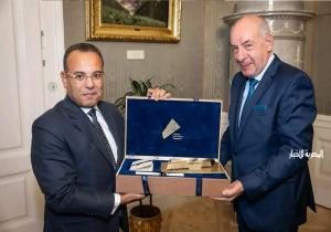 رئيس المجر يتسلم دعوة الرئيس السيسي لحضور حفل افتتاح المتحف المصري الكبير