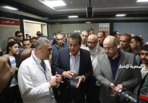 وزير الصحة يوجه بفتح تحقيق في مطالبة المرضى بشراء المستلزمات الطبية بمستشفى إهناسيا ببني سويف |صور