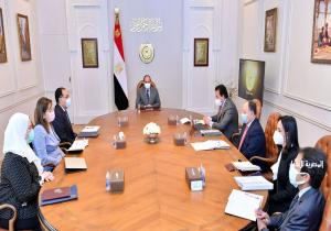 تفاصيل اجتماع الرئيس السيسي لمتابعة البرنامج القومي للرائدات المجتمعيات والمشروع القومي لتنمية الأسرة المصرية