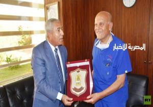 مصر تكرم جراح القلب مجدي يعقوب بإطلاق اسمه على ميدان في أسوان