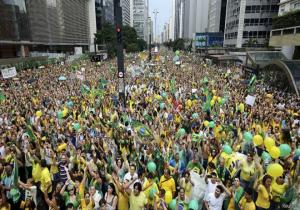مليون متظاهر يطالبون بمحاسبة رئيسة البرازيل