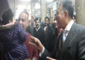 وزير النقل خلال جولته بمحطة مصر: توريد جرارات وعربات ركاب بـ 48 مليار جنيه