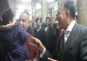 وزير النقل خلال جولته بمحطة مصر: توريد جرارات وعربات ركاب بـ 48 مليار جنيه
