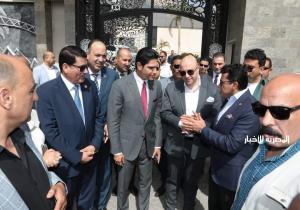 محافظ بني سويف ووزير الشباب والرياضة يطلقان شارة بدء ماراثون الدراجات من أمام ديوان عام المحافظة