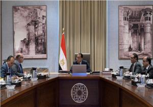 رئيس الوزراء يلتقي رئيس "الرقابة المالية" لبحث ملفات عمل الهيئة