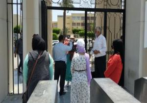 جامعة عين شمس تستقبل الطلاب المتقدمين للإقامة بالمدن الجامعية للتطعيم بلقاح كورونا