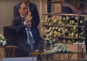 الرئيس السيسي يحيي عددًا من الشخصيات الملهمة في الوطن خلال احتفالية اتحاد القبائل والعائلات المصرية