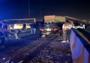 نقل المصابين والضحايا في حادث طريق السويس إلى المستشفيات لتلقي العلاج العاجل