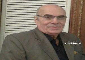 ...  "   موت القمر  "  ...