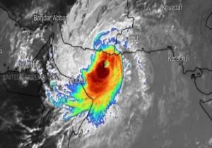 لأول مرة.. مسار لعاصفة استوائية داخل الخليج العربى تؤثر على عمان والإمارات