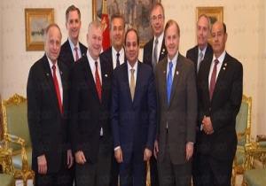 وفد الكونجرس للسيسي: ندعم كافة المساعي لتعزيز علاقات مصر مع أمريكا