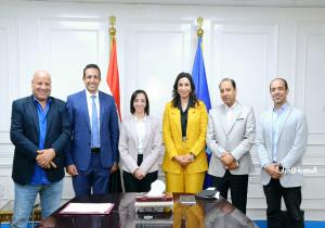" عازر " تستقبل مدير عام الدعم التشغيلي للعلاقات الحكوميه للشركة المصرية للاتصالات