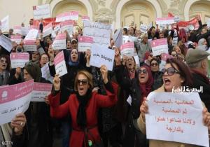 تونس.. المعلمون يضربون وأولياء الأمور يتظاهرون
