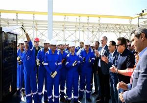 في مستهل جولته بالسويس، رئيس الوزراء يفتتح مشروع استرجاع الغازات بـ"النصر للبترول"