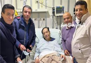 حلمي بكر يطلب منع الزيارة المفاجئة بالمستشفى: باحثون عن الشهرة والترند