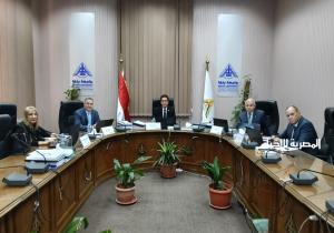 رئيس جامعة بنها يترأس لجنة اختيار عميد كلية الهندسة بشبرا