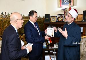 وزير الأوقاف يلتقي سفير أوزبكستان بالقاهرة بشأن تدريب الأئمة بأكاديمية الأوقاف الدولية