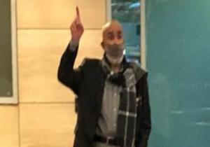 لحظة وصول رجل الأعمال أشرف السعد لمطار القاهرة