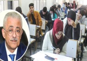 طلاب أولى ثانوى يؤدون اليوم امتحان الكيمياء ضمن الاختبارات التجريبية