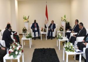 وزير الإنتاج الحربى يستقبل وزير شئون الدفاع الأنجولى على هامش "EDEX 2021"