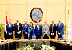 كامل الوزير يشهد توقيع ثلاثة عقود بين السكة الحديد وبرجروس ريل الأمريكية