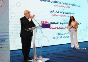 رسميًا.. وزير التعليم يعلن قرارات مهمة بشأن مدارس المتفوقين.. ومنح الطلاب في الجامعات | صور