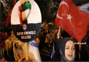 وقفة احتجاجية للصحفيين العاملين في تركيا تضامنًا مع زملائهم الشهداء بغزة
