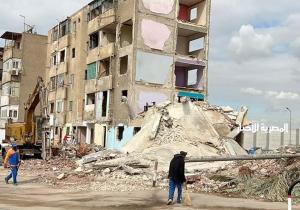 رئيس حي مصر الجديدة يتابع صرف التعويضات عن إزالات شارع حسين كامل سليم في ألماظة
